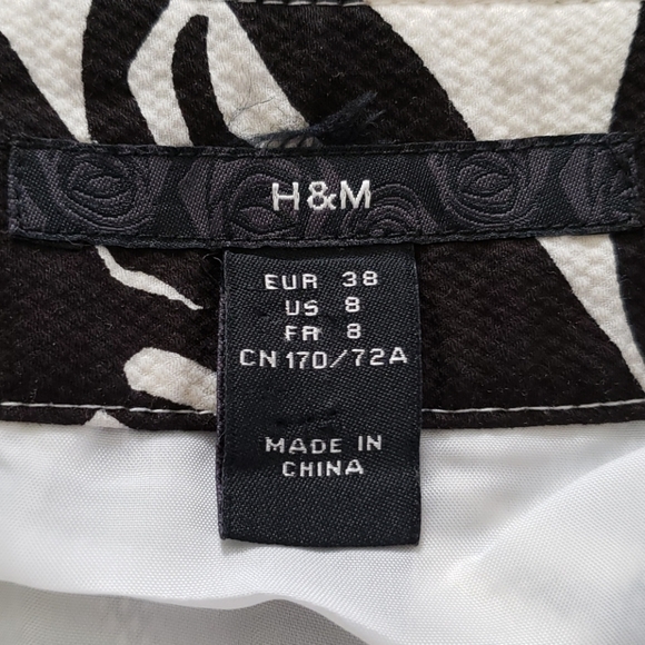H&M Black & White Floral A-Line Skirt - Picture 3 of 5